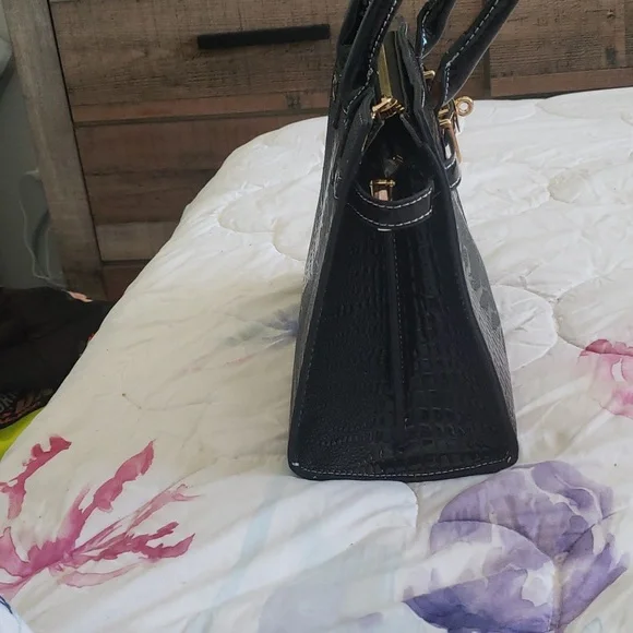 Small Black Purse - Picture 6 of 14